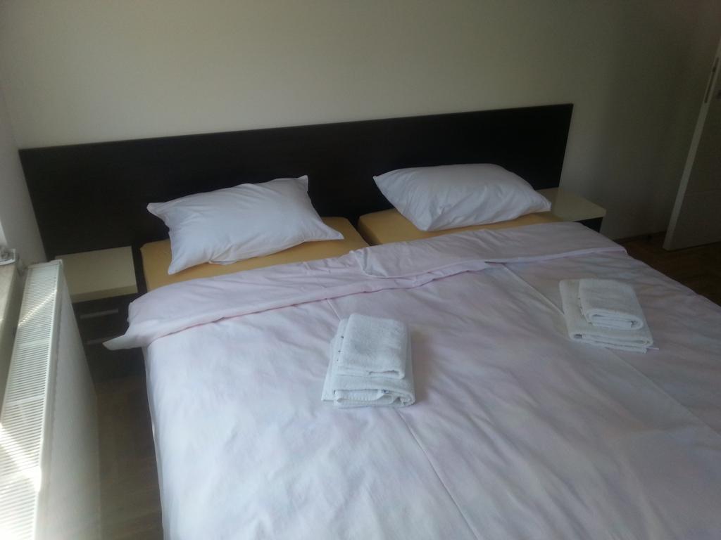Park Srce Apartments Arandjelovac Rum bild